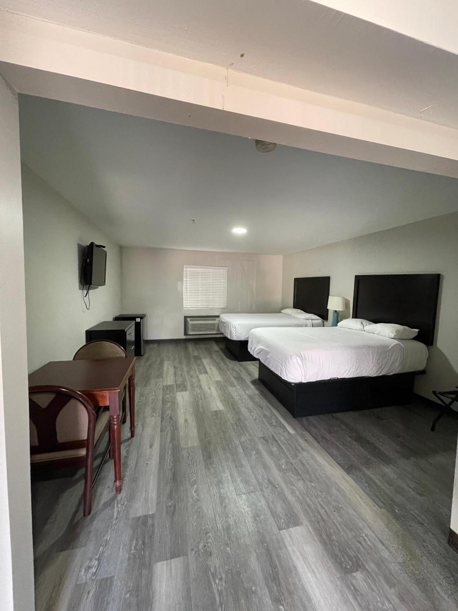 High Falls Inn & Suites Kültér fotó