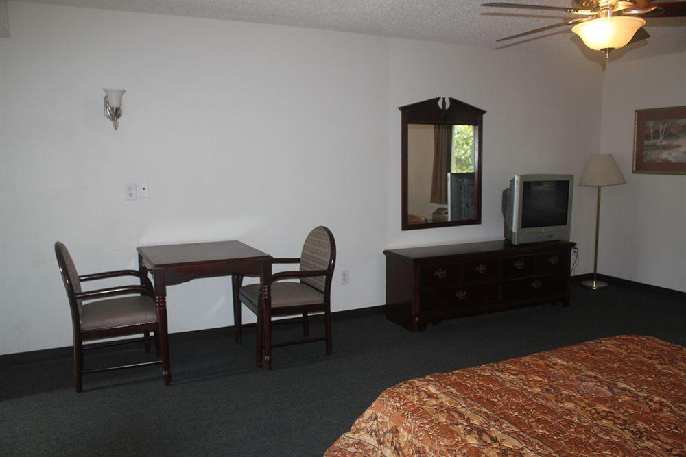 High Falls Inn & Suites Kültér fotó