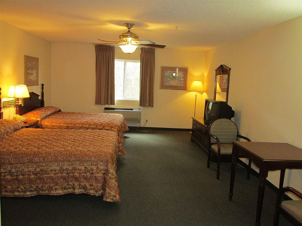 High Falls Inn & Suites Kültér fotó