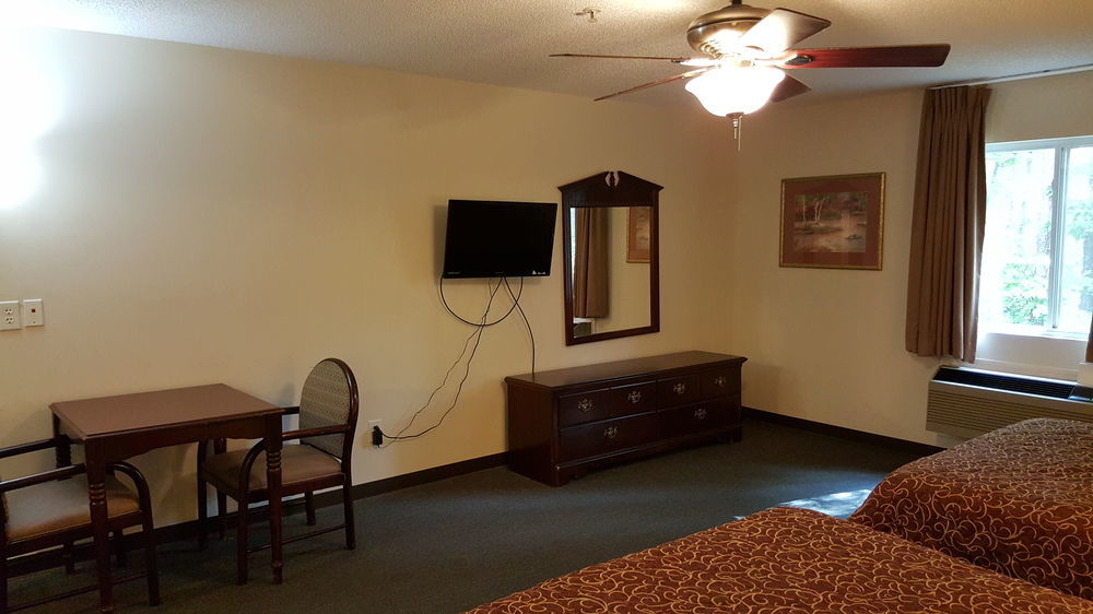 High Falls Inn & Suites Kültér fotó