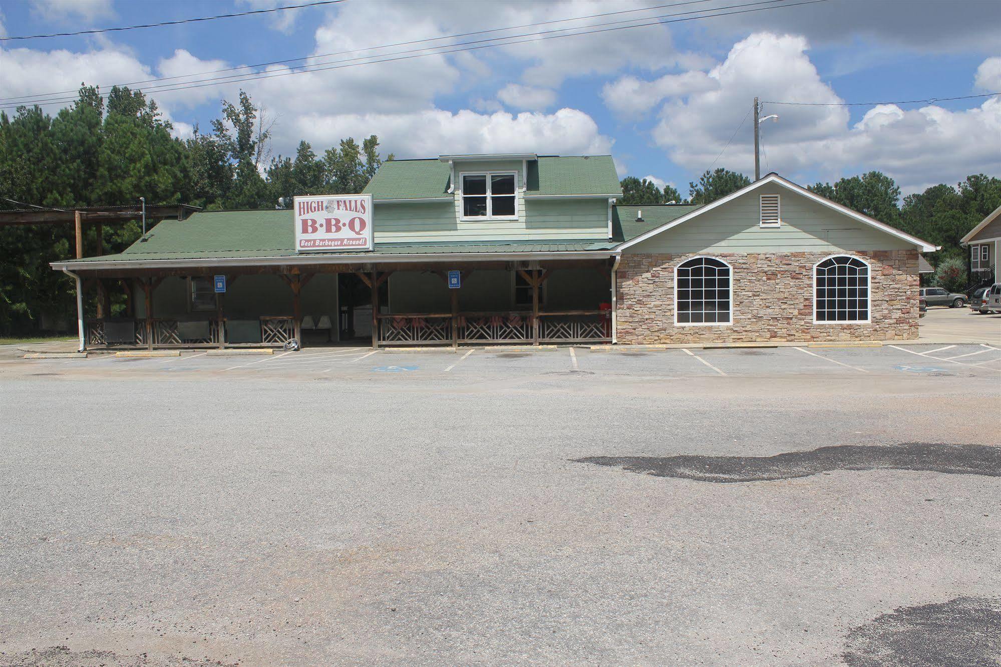 High Falls Inn & Suites Kültér fotó